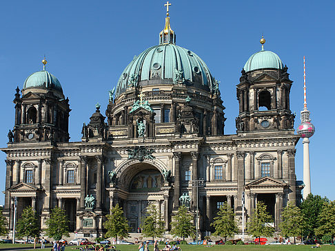 Foto Berliner Dom mit Lustgarten