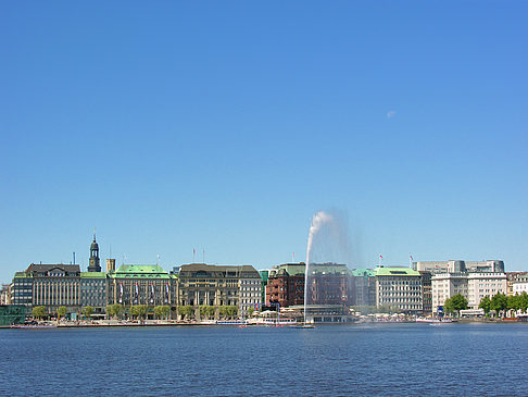 Fontäne auf der Binnenalster Fotos